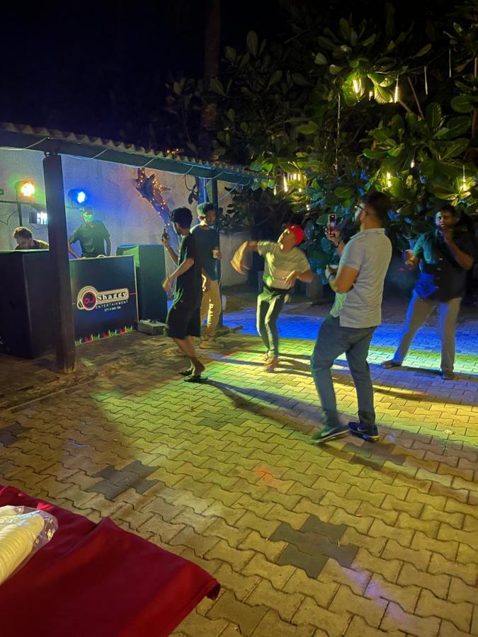 Oyo 459 Barasti Beach Resort Калутара Екстериор снимка