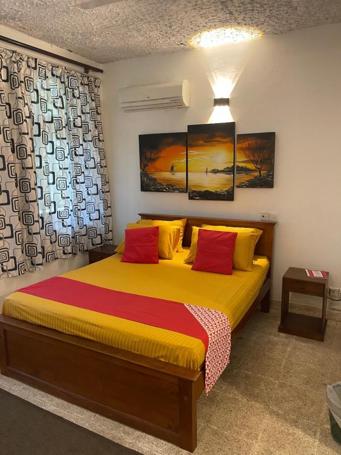 Oyo 459 Barasti Beach Resort Калутара Екстериор снимка