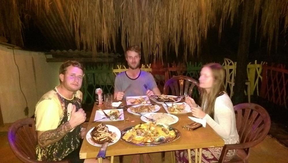 Oyo 459 Barasti Beach Resort Калутара Екстериор снимка
