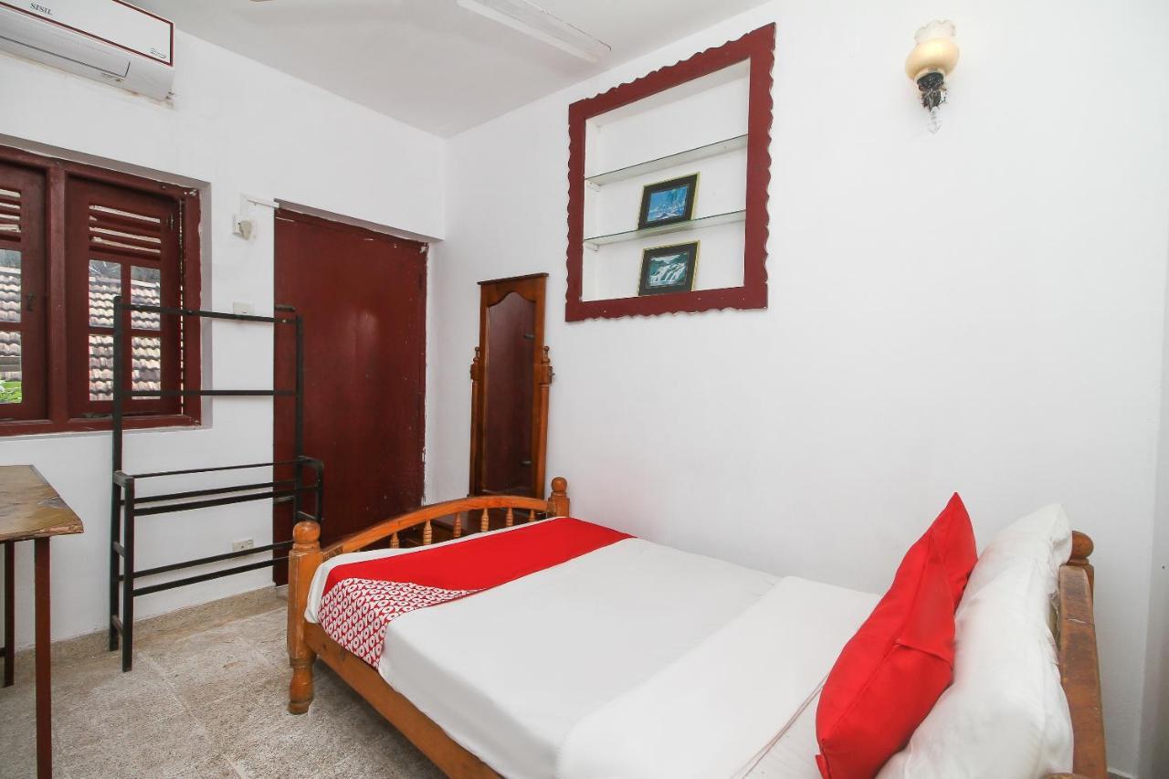 Oyo 459 Barasti Beach Resort Калутара Екстериор снимка