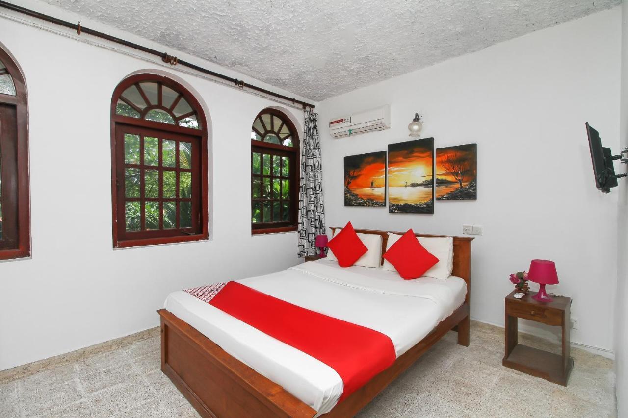 Oyo 459 Barasti Beach Resort Калутара Екстериор снимка