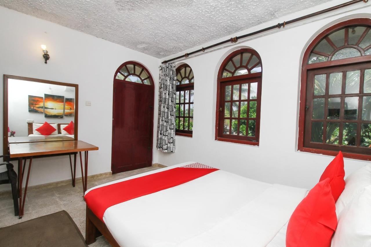 Oyo 459 Barasti Beach Resort Калутара Екстериор снимка