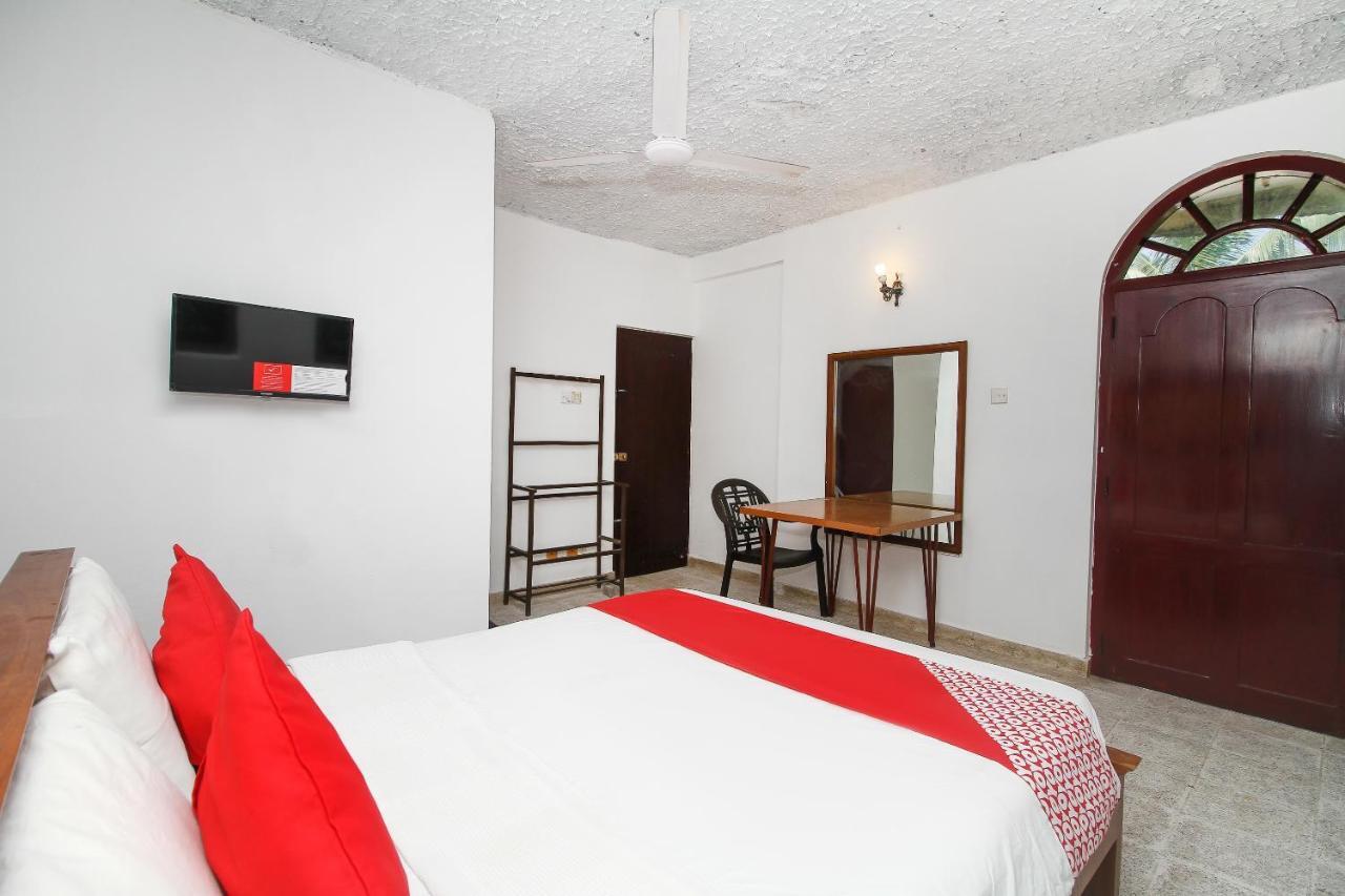 Oyo 459 Barasti Beach Resort Калутара Екстериор снимка