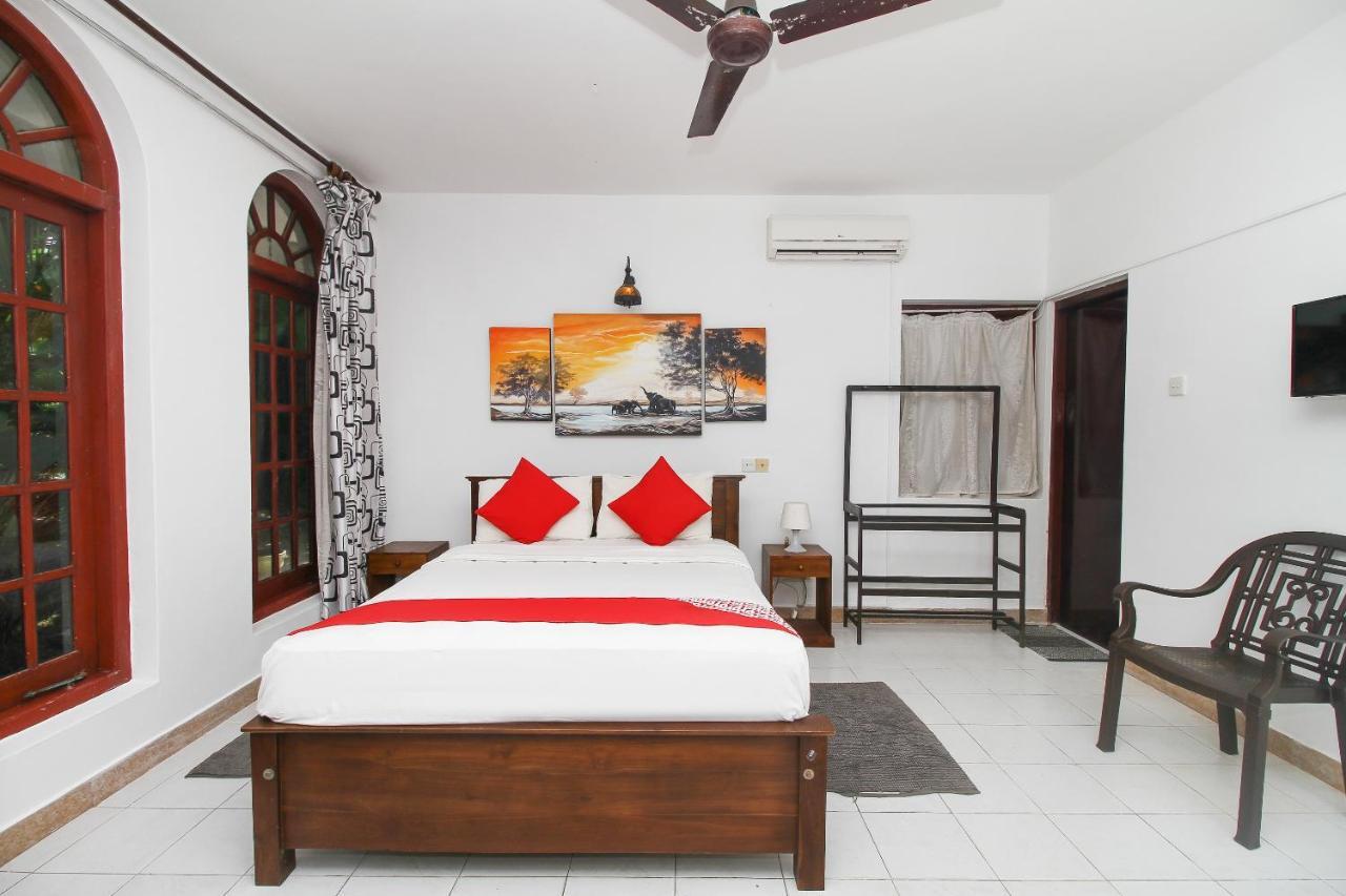 Oyo 459 Barasti Beach Resort Калутара Екстериор снимка