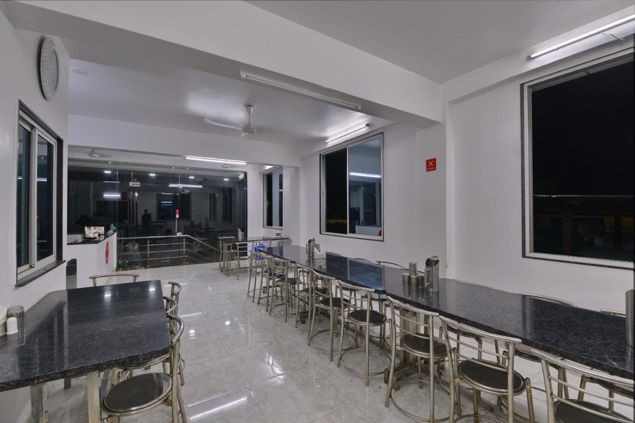 Oyo 459 Barasti Beach Resort Калутара Екстериор снимка